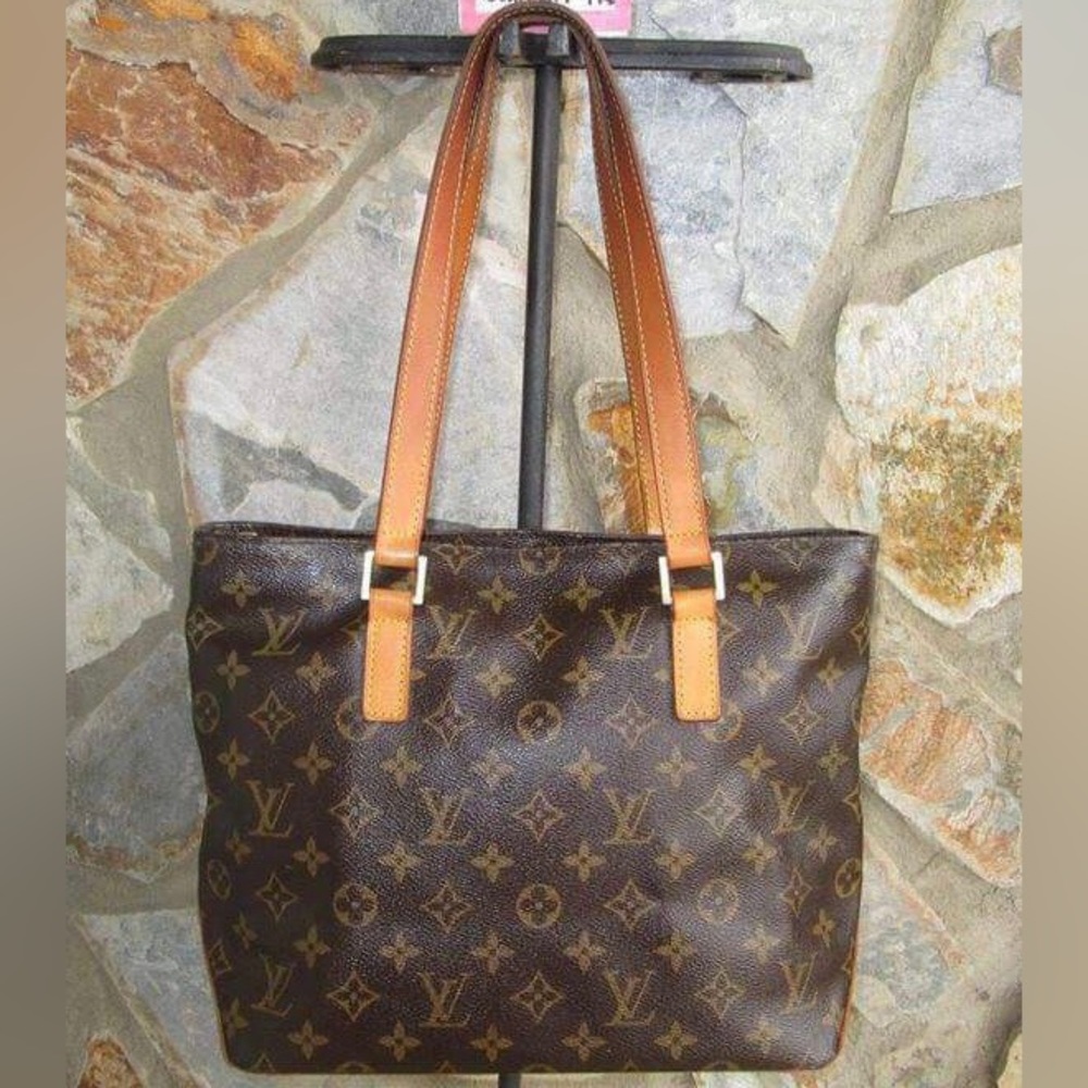 Authentic Louis Vuitton Shoulder Bag.